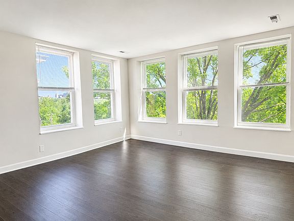 4th image of 5381 Pershing Ave #508
