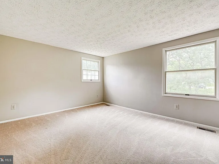 3381 Monarch Ln — Photo 40