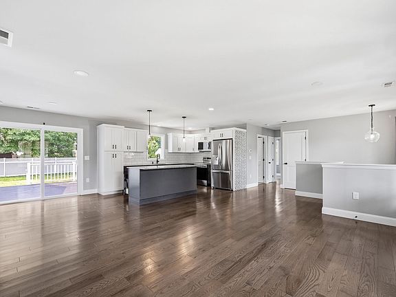 2nd image of 54 Beverly Dr
