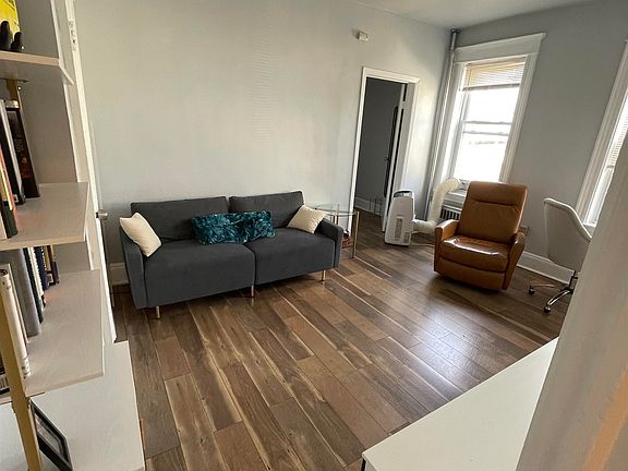 4th image of 120 Dekalb Ave APT 8
