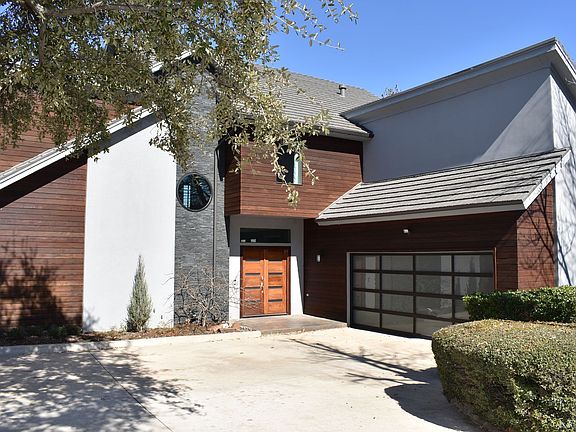 2nd image of 2307 Autumn Oaks Trl