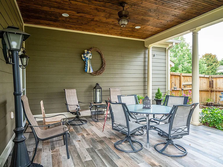 8412 Danbrook Dr — Photo 21