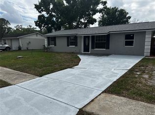 3704 Meadowbreeze Dr, Tampa, FL 33619
