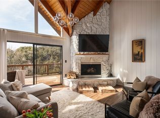 28627 Manitoba Dr, Lake Arrowhead, CA 92352