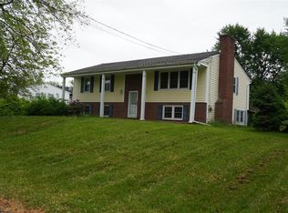 15 Sabra Ln, Wappingers Falls, NY 12590
