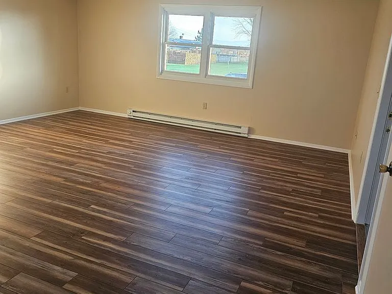 604 Westview Heights Ln — Photo 2