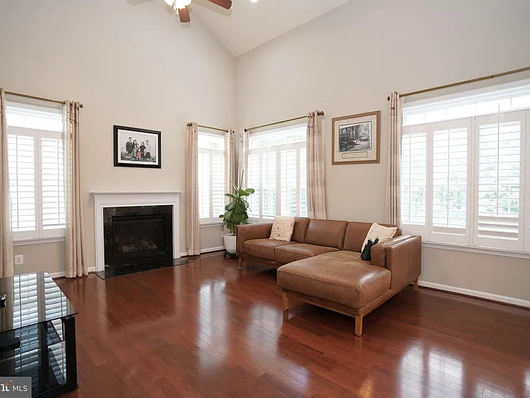 20779 Crescent Pointe Pl — Photo 11
