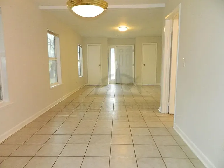 541 Timber Ridge Ct — Photo 6