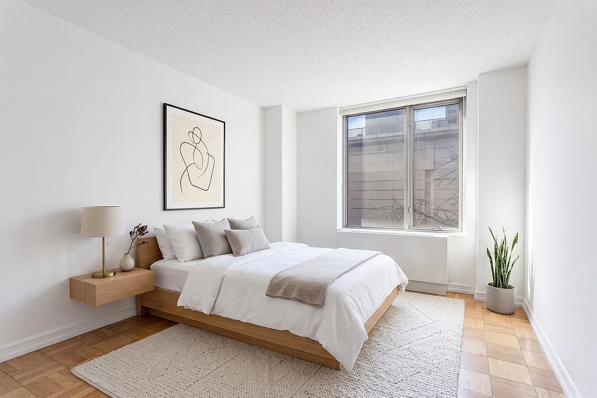 Building Photo - 321 W 54th St #204