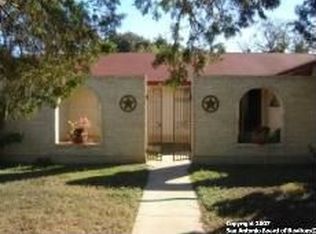 420 N Ash St, Pearsall, TX 78061