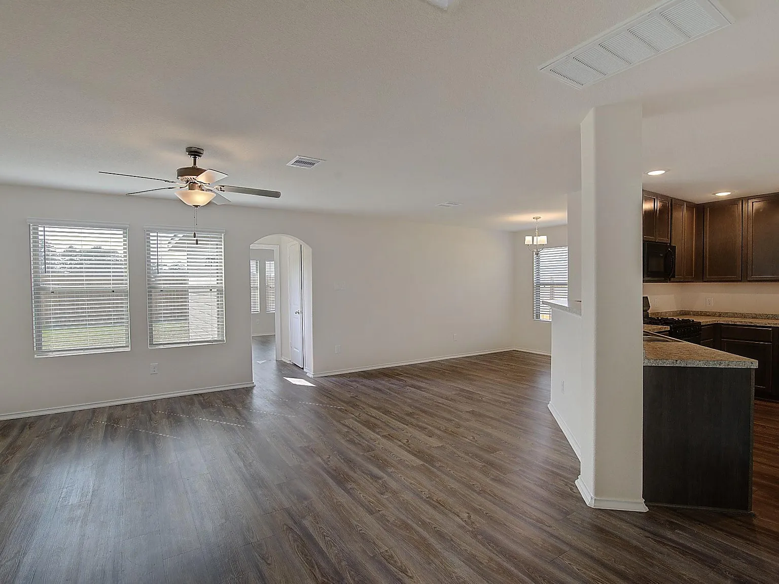 3 bed, 2.5 bath, 1788 sqft, $1,824 — Photo 4