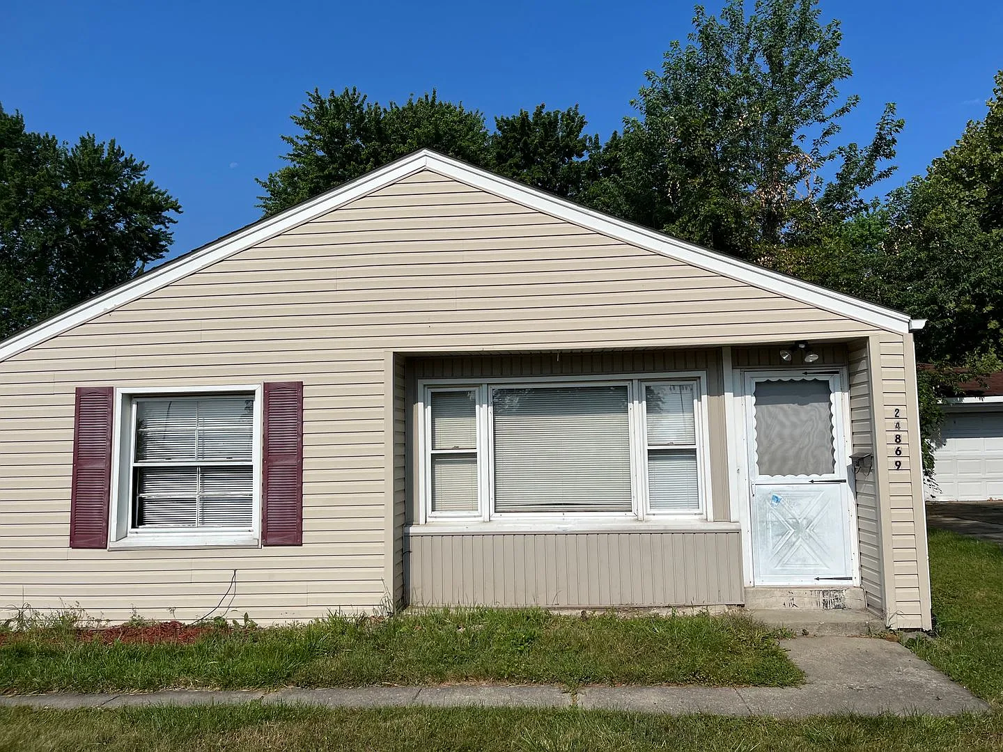 24869 Flower Ave photo 1