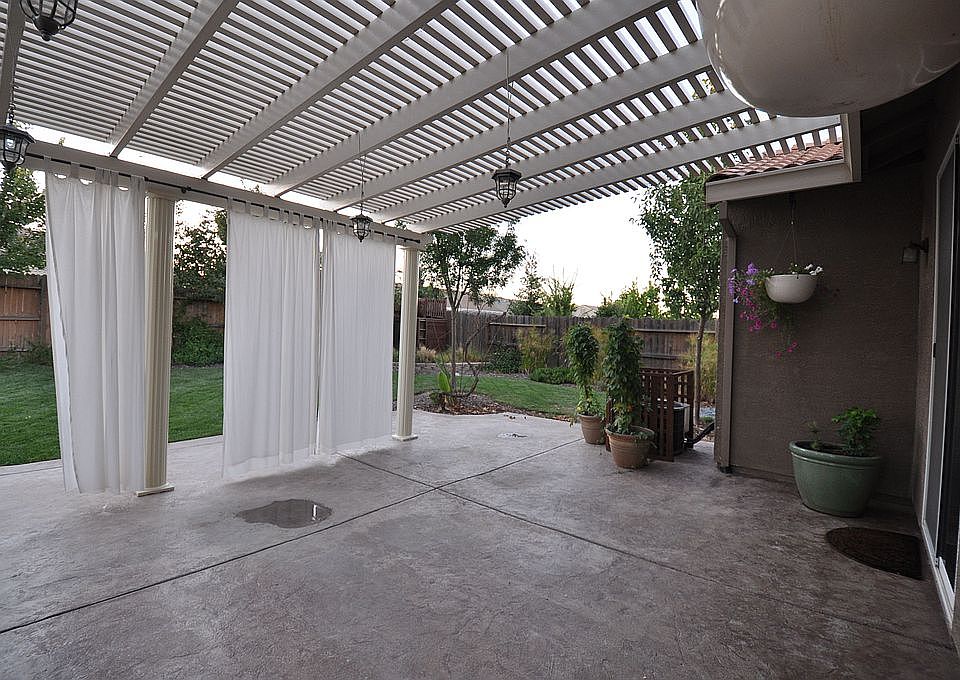 2nd image of 2050 Spanish Ranch Way