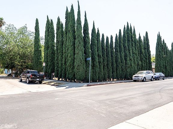 3rd image of 4102 Sequoia St