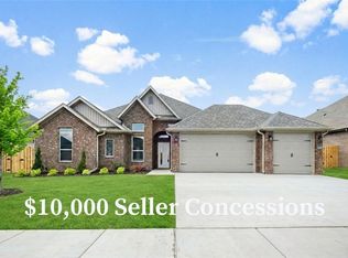 2413 Salmon St, Pea Ridge, AR 72751