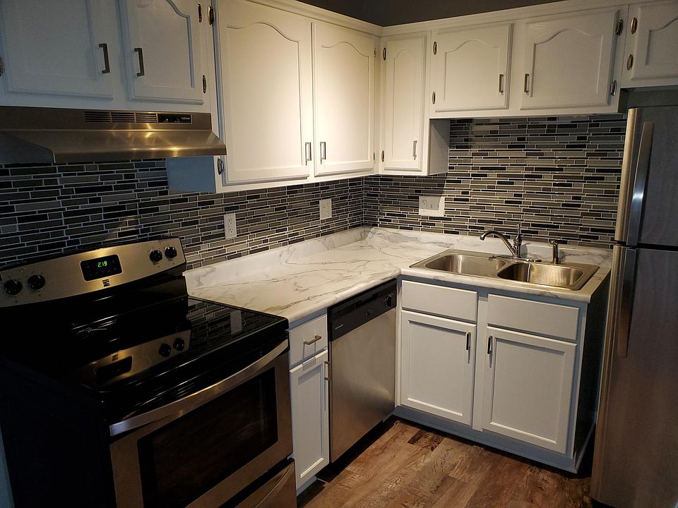 1st image of 832 Wentworth Ave #7