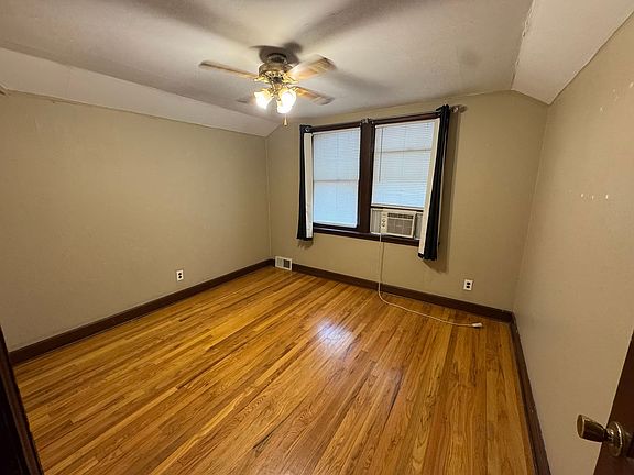5th image of 2521 19th Ave