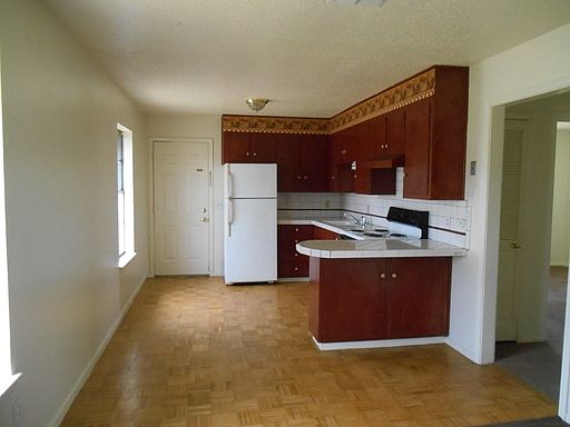 1st image of 4103 NE 4th St Unit A