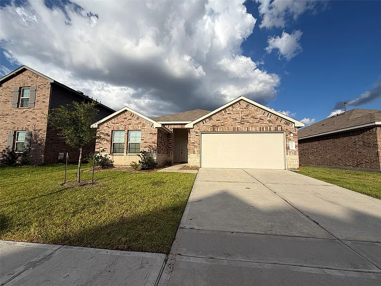 5222 Greenwood Summit Trl — Photo 1