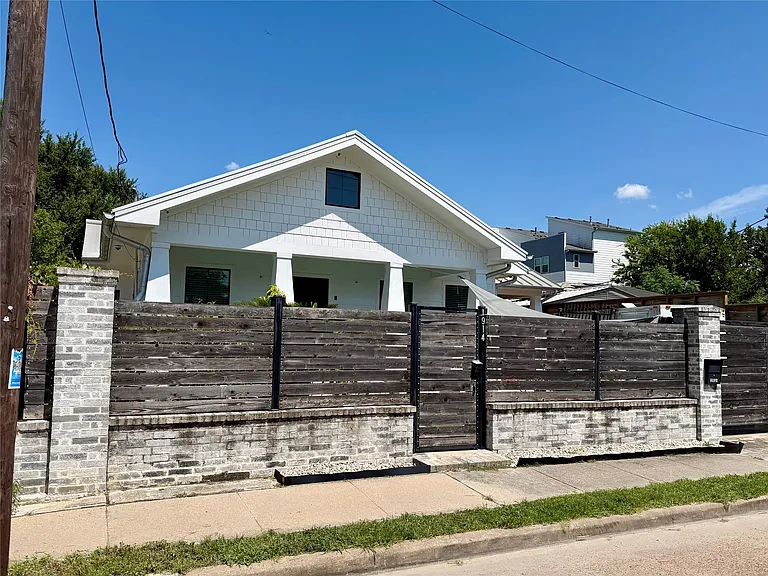 1914 Elysian St — Photo 3