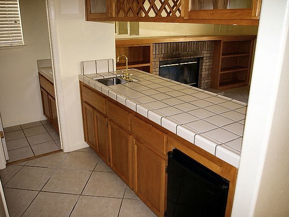 5th image of 408 Oakwood Dr