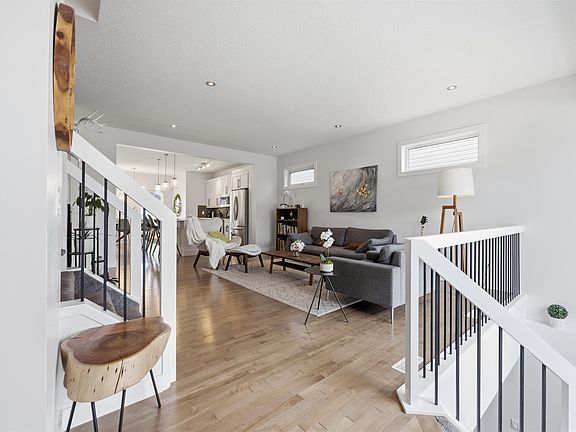 4th image of 7123 Cardinal Way SW
