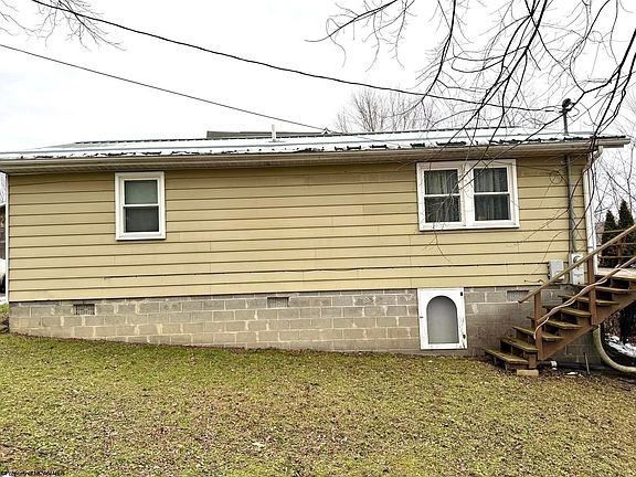 4th image of 152 Spruce St