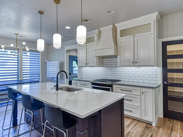 2325 Rivercross Ct — Photo 4