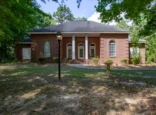 307 Longleaf Dr, Petal, MS 39465
