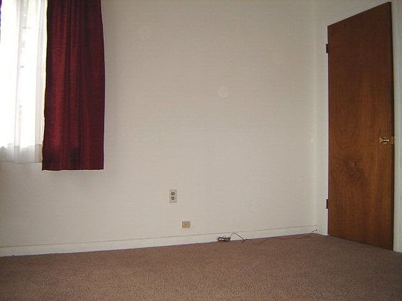 5th image of 1002 E 5th St