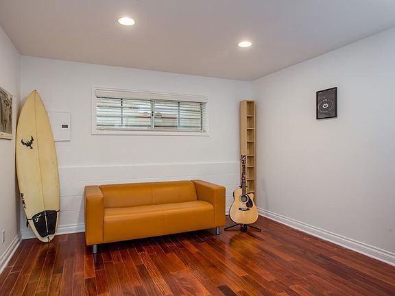 5th image of 601 Vernon Ave #3