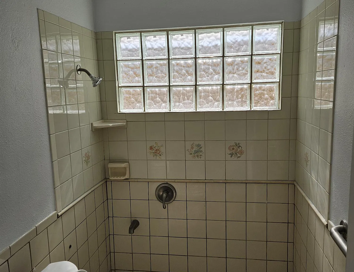 4 bed, 1432 sqft, $1,700 — Photo 4