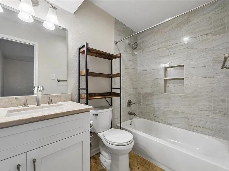 17134 Barcelona Dr — Photo 17