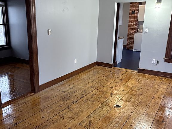 5th image of 44 Hall Ave #1