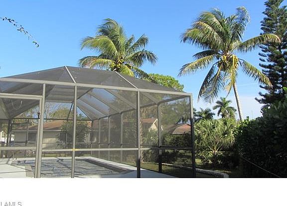 3rd image of 27173 Elaine Dr