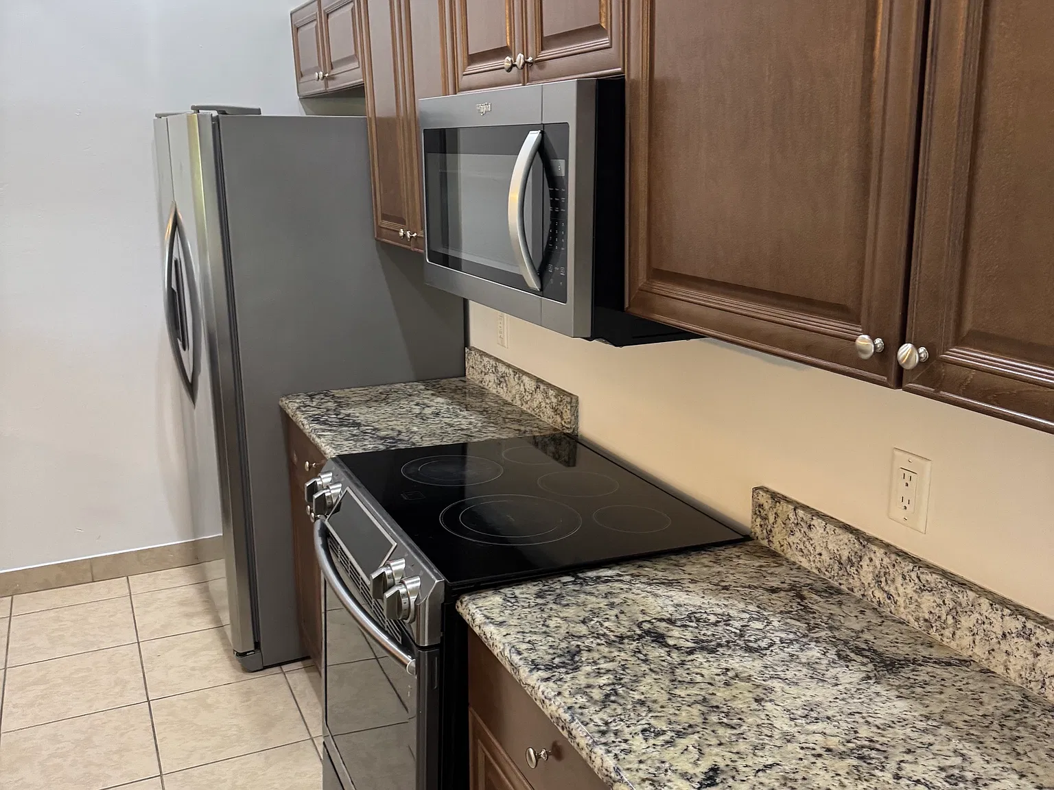 1314 NE 8th Pl — Photo 4