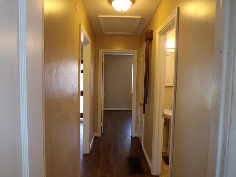 5709 Court H — Photo 8