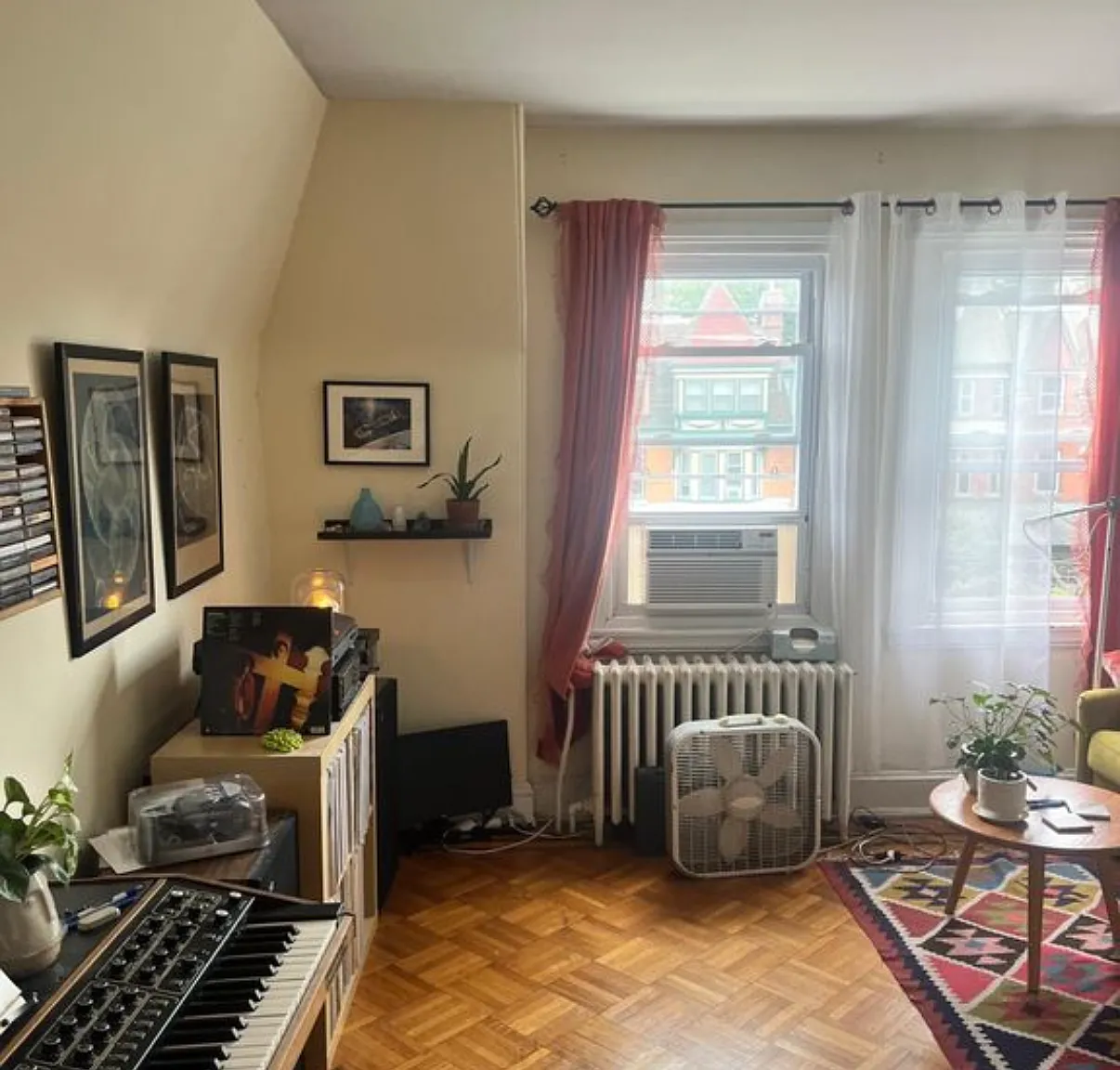 1 bed, 850 sqft, $1,350 — Photo 3