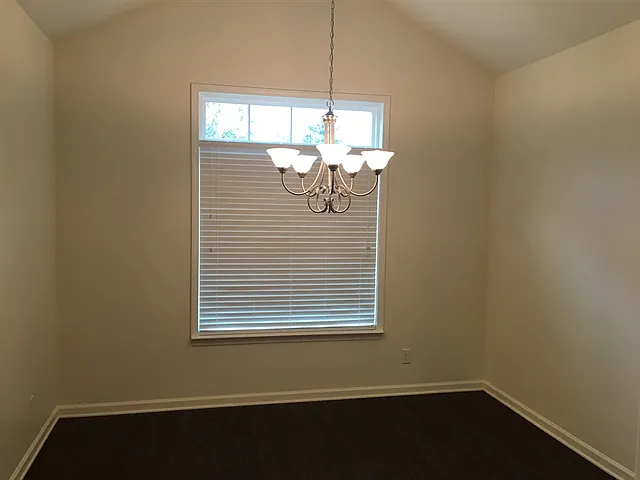 209 Crooked Oaks Dr — Photo 4
