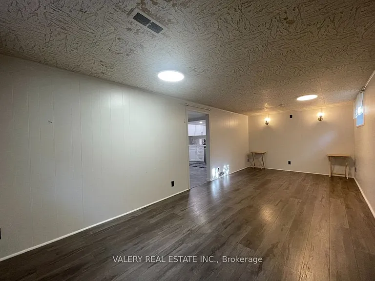 3 Bondhead Pl #2 — Photo 4