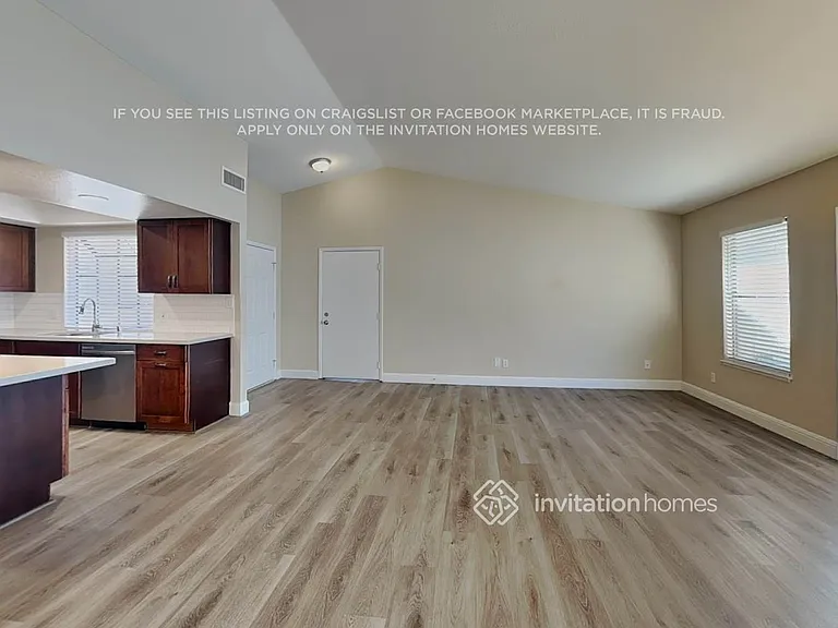 8428 Mulcahy Ave — Photo 5
