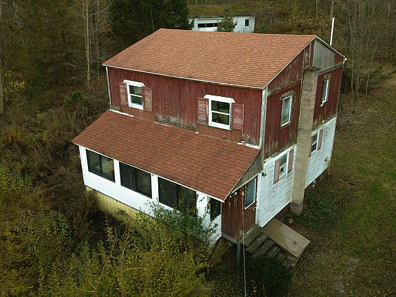 4th image of 649 Creek Dr