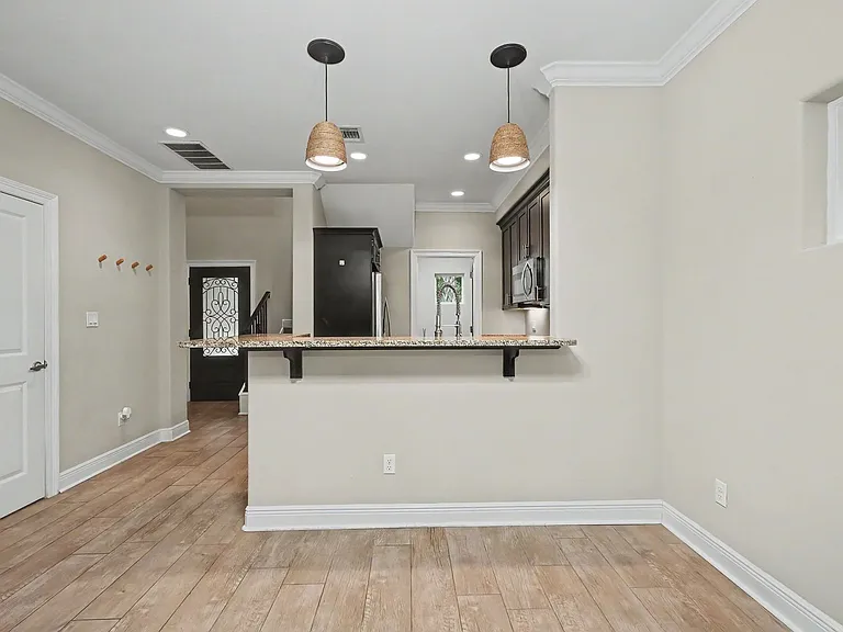 490 Soundview Ct — Photo 14