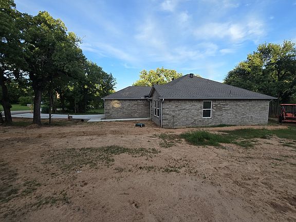 3rd image of 203 NW 32nd St
