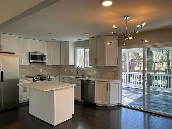 5th image of 11000 Ascot Cir