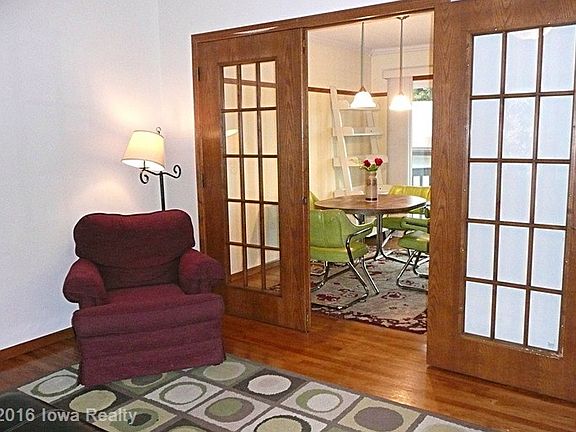 4th image of 105 E Laura Ln