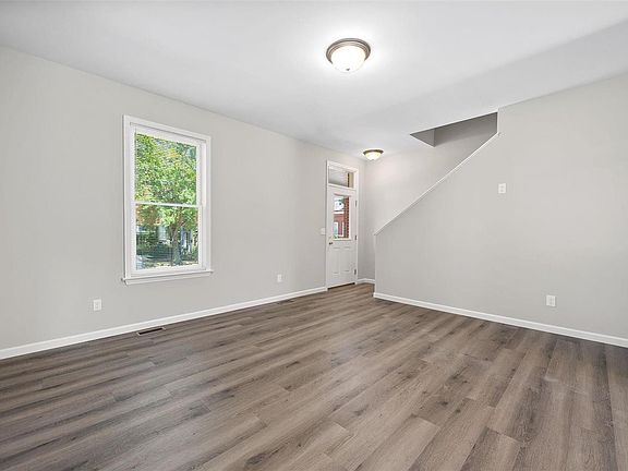 5th image of 2902 Michigan Ave