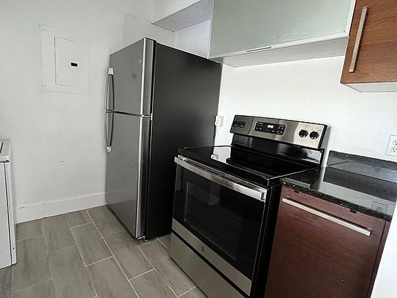 4th image of 82 S Shore Dr #3
