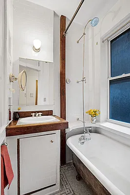 Sold by Compass | media 7