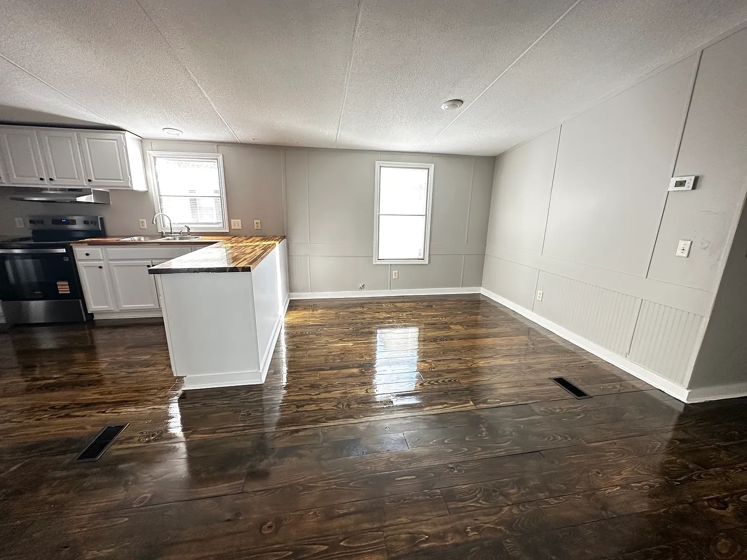Newly Remodeled Home For Rent — Photo 2